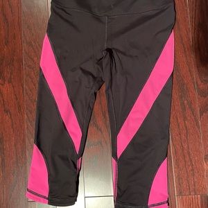 Victoria's Secret VSX Capri  Leggings Size XS
